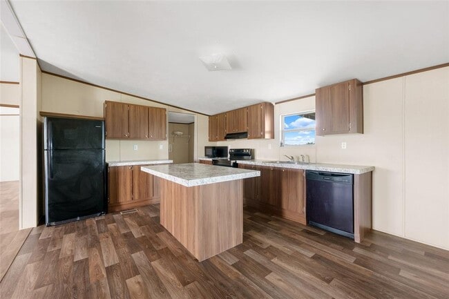 Building Photo - 360 Shady Oaks Dr