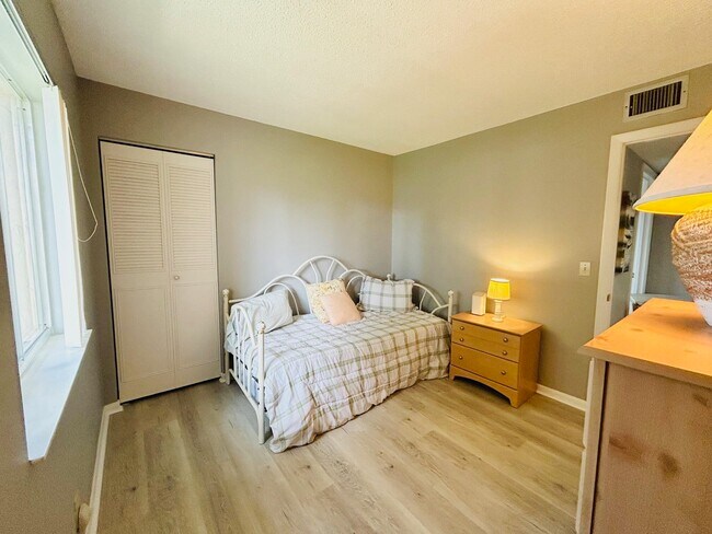 Building Photo - 408 Pine Glen Ln