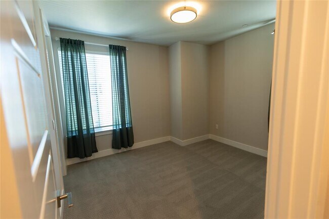 Building Photo - 4511 Unity Cir