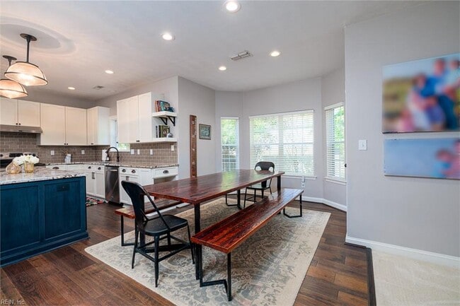 Building Photo - 1500 Ashburn Ct