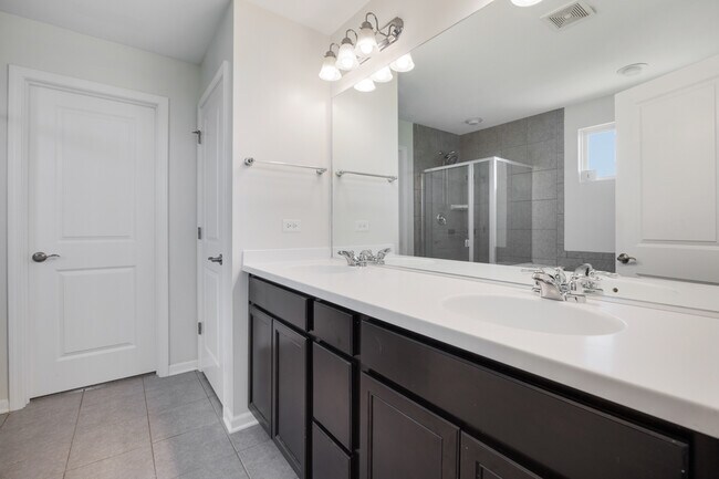 Building Photo - 2531 Basin Trail Ln