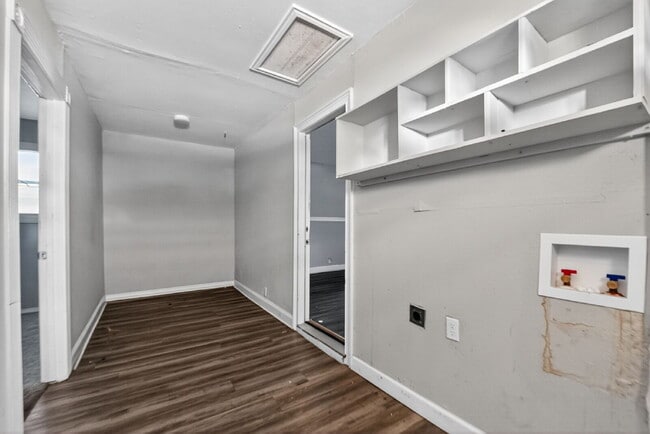 Building Photo - Charming 3-Bedroom Home on a Corner Lot in Fort Worth!