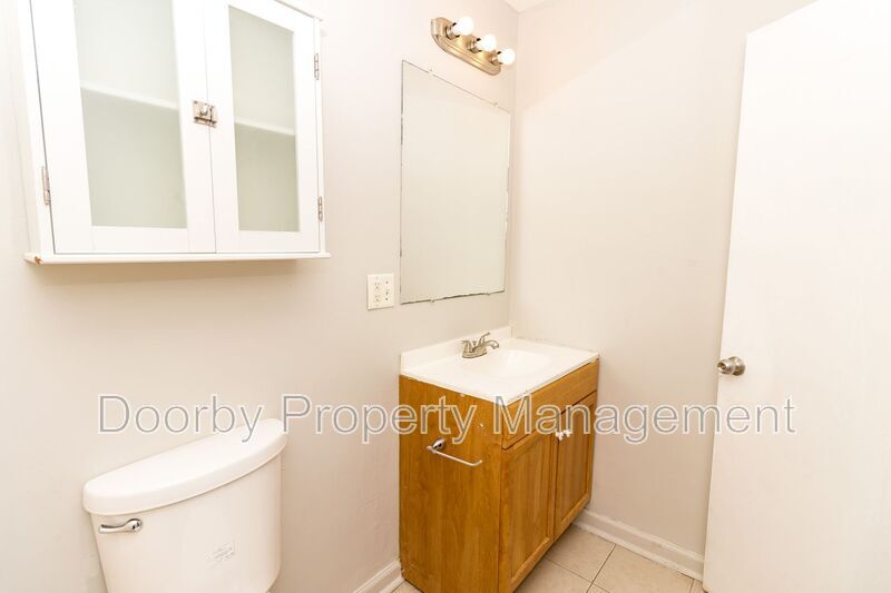 Building Photo - 5345 Lazard St