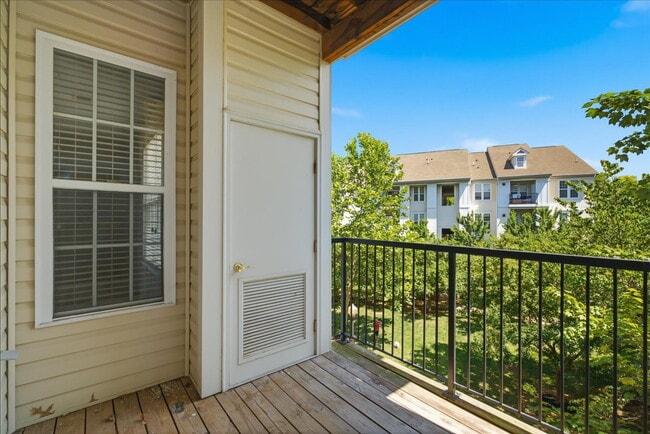 Building Photo - 21228 McFadden Square