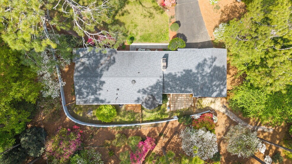 Building Photo - 1055 Inverness Rd