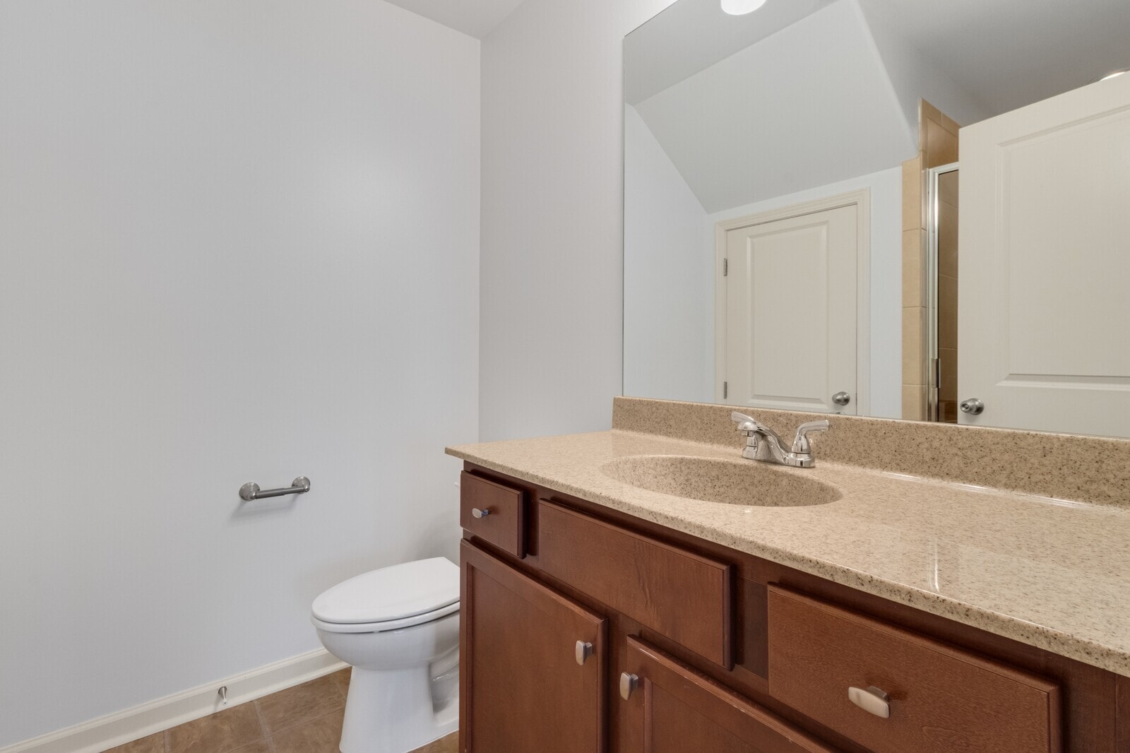 Building Photo - 215 Semel Dr