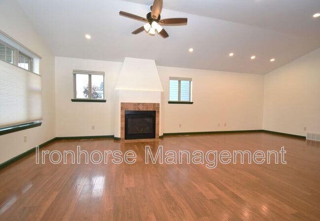 Building Photo - 502 Sanders Ave