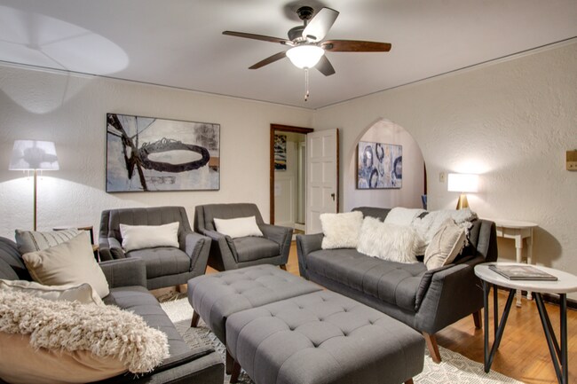 Building Photo - 131 S 39th St