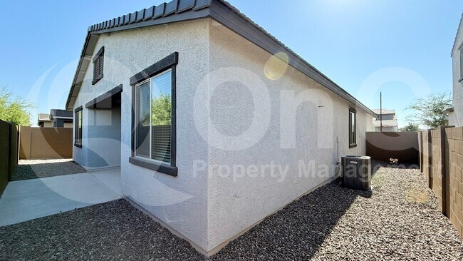 Building Photo - 4841 S Carver