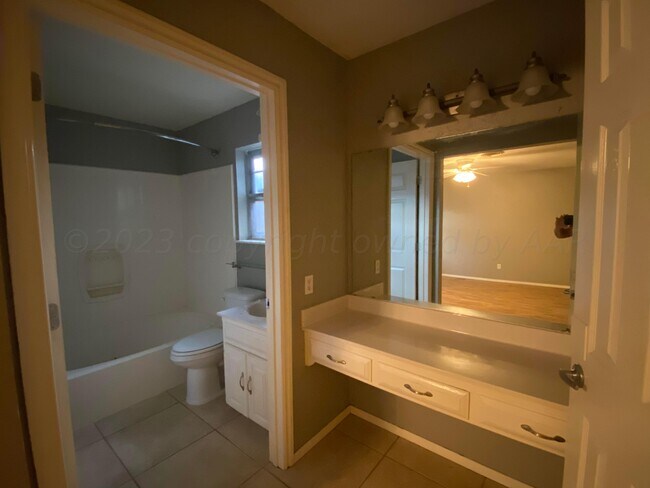 Building Photo - 3730 Rutson Dr