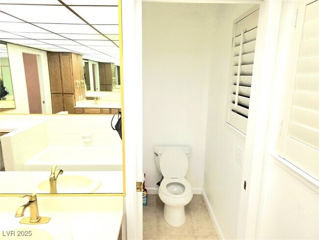 Building Photo - 1751 E Reno Ave