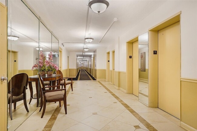 Building Photo - 4250 Galt Ocean Dr