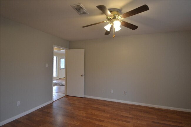Building Photo - 12711 Westleigh Dr