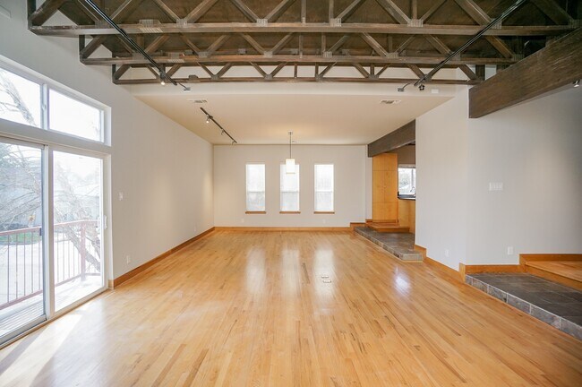 Building Photo - 228 Willard St