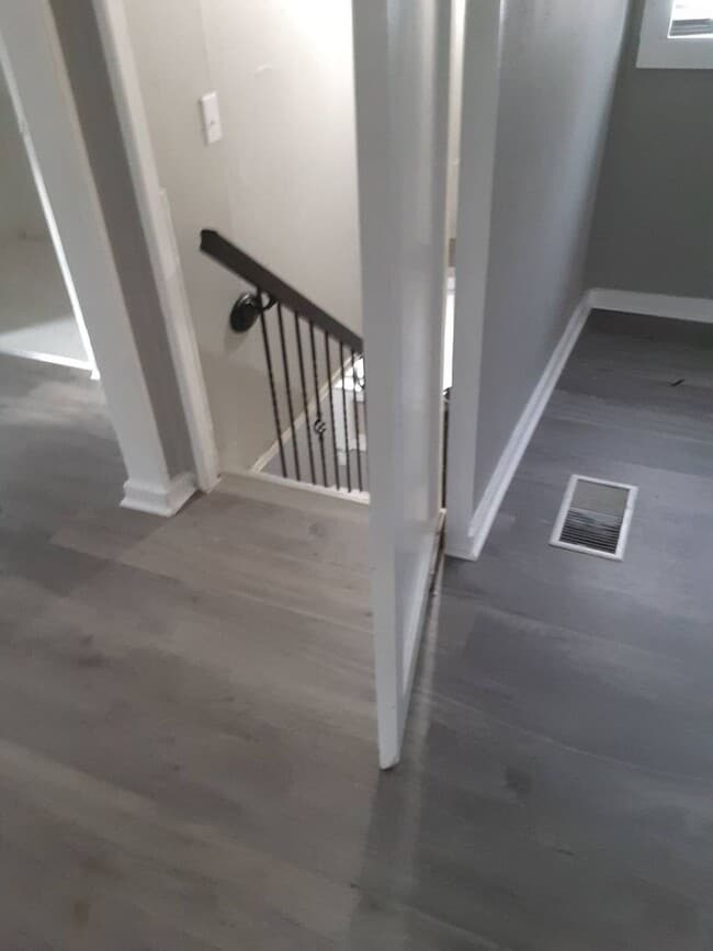 Building Photo - Welcome to 1161 Lincoln! 2 bedrooms & 1.5 bths