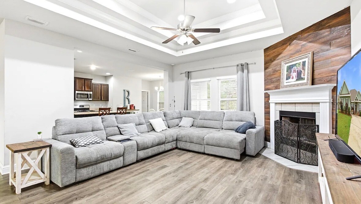 Building Photo - 12561 Waxwing Ave