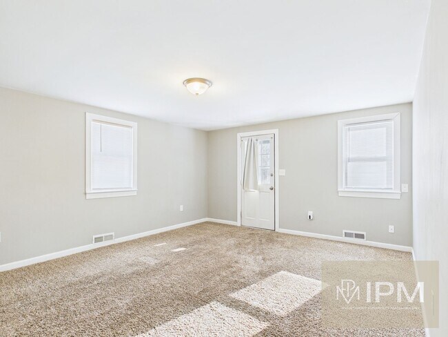 Building Photo - Spacious 3 Bedroom, 1 Bath Home in Central Dauphin Schools!