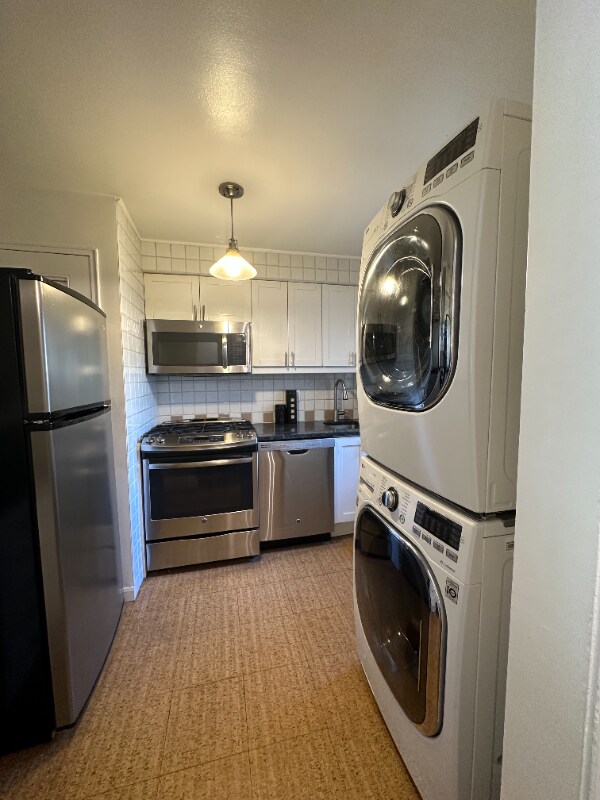 Building Photo - 618 S Pitt St