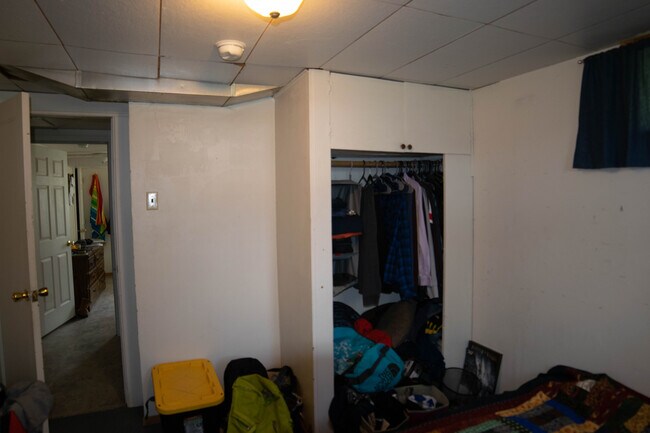 Building Photo - 414 S 12th Ave