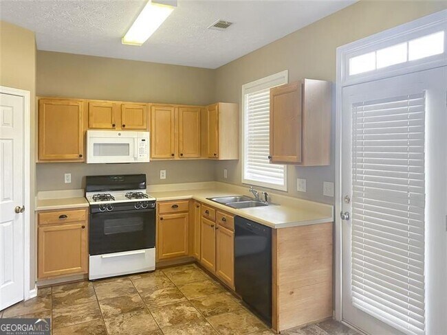 Building Photo - 3033 Kentmere Dr