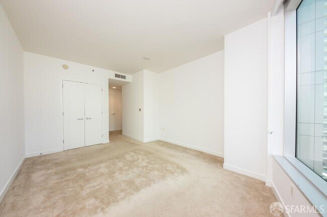 Building Photo - 338 Spear St