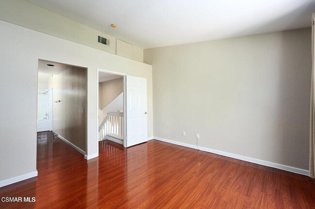 Building Photo - 4827 La Vella Dr