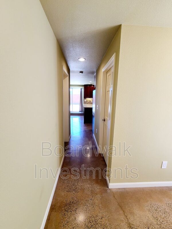 Building Photo - 15 Park Manor Dr