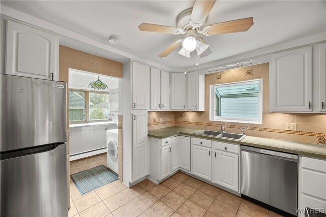 Building Photo - 179 Admiral Rd