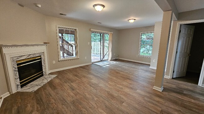 Building Photo - 6342 Franconia Commons Dr