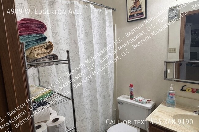 Building Photo - 4909 W Edgerton Ave