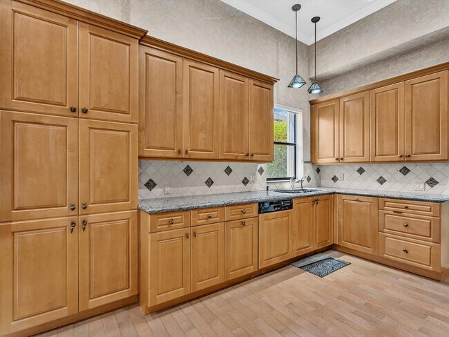 Building Photo - 10122 Spyglass Way