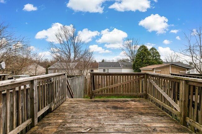 Building Photo - 625 Glynock Plz