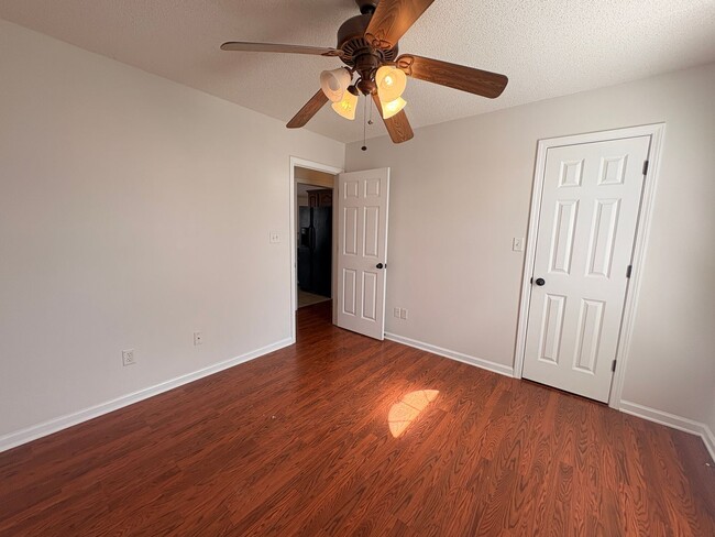 Building Photo - Arlington Home Ready To Be Yours! 3 Bedrooms Downstairs! Pets Are Welcome, Fees Apply!
