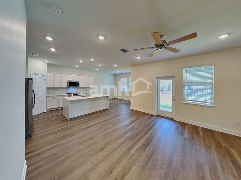 Building Photo - 983 Grafton Ridge Dr