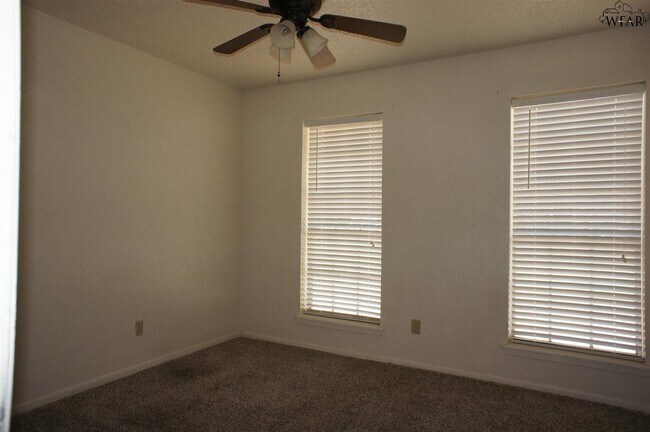 Building Photo - 4613 Spring Shadow Dr
