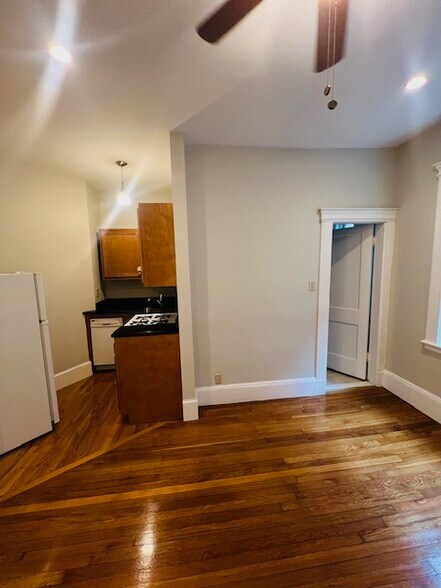 Building Photo - 38 Hemenway St