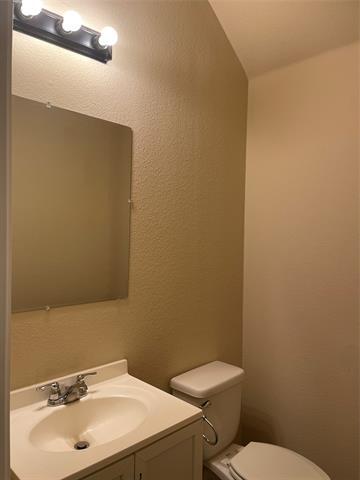 Building Photo - 338 Castleridge Dr