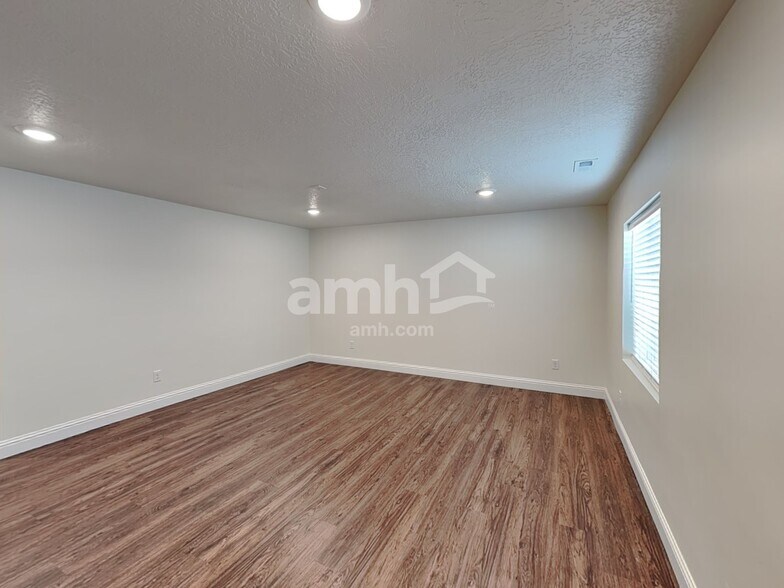 Building Photo - 5998 Verdigris Dr