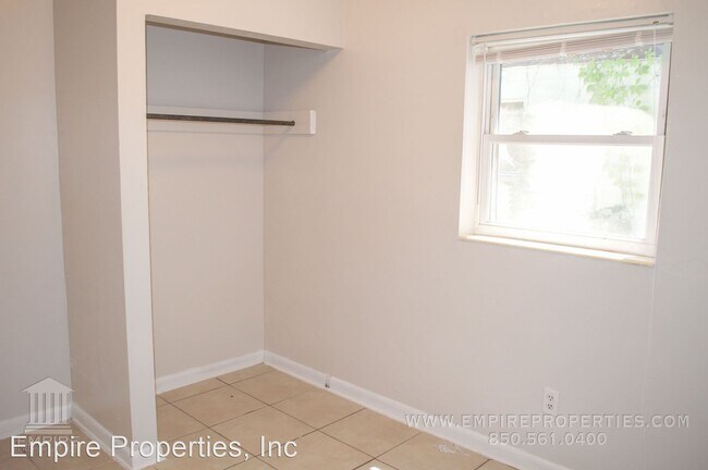 Building Photo - 3 br, 1 bath House - 1333 Hutchinson Avenue
