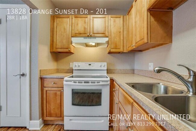 Building Photo - 13828 Orange Sunset Dr