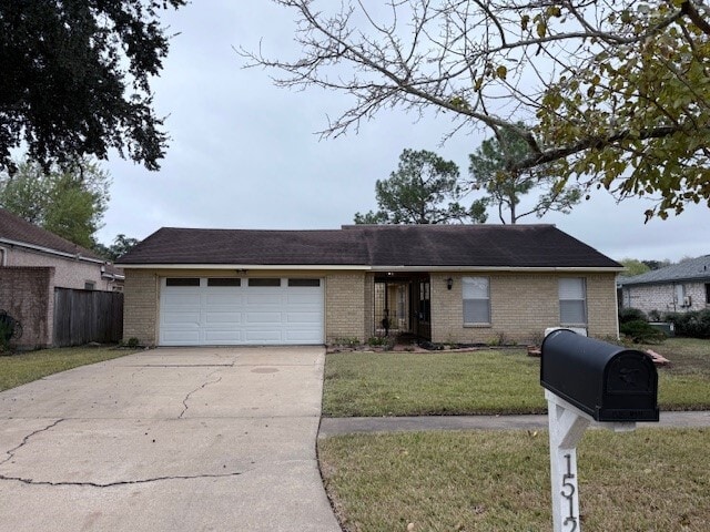 Building Photo - 15123 Chasehill Dr