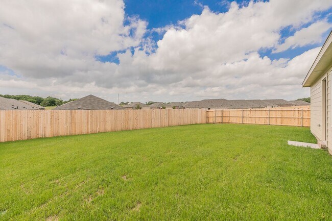 Building Photo - 3 bedroom 2 bath-brand new construction in...