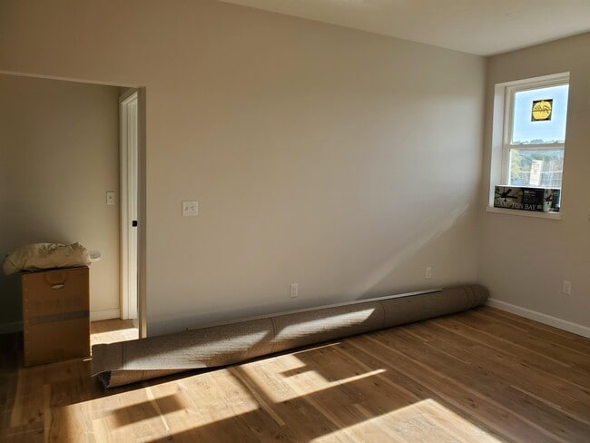 Building Photo - 23 Canaan St