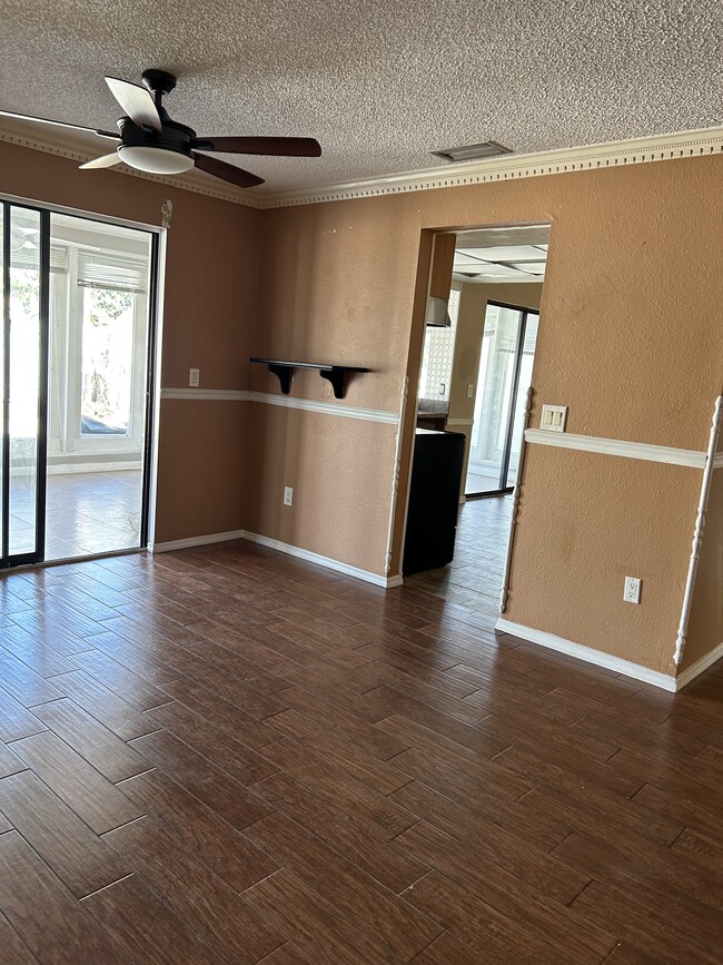 Dining area - 18200 Adams Cir