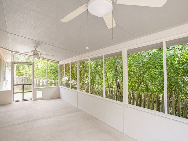 Building Photo - Great Home in South Austin - 78745 that backs to greenbelt