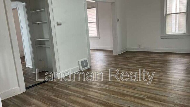 Building Photo - 275 Greensburg Pike