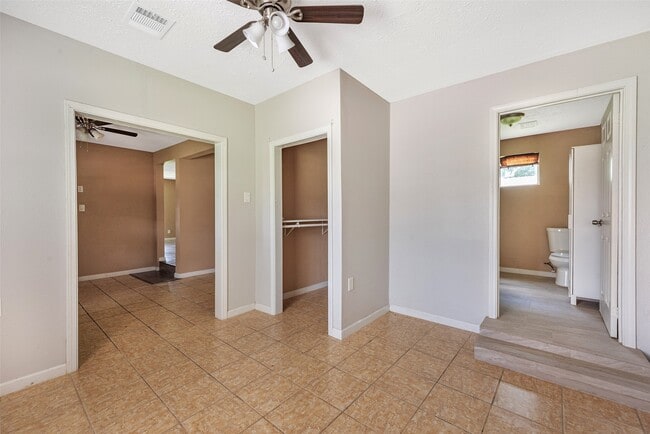 Building Photo - 202 Norview Dr