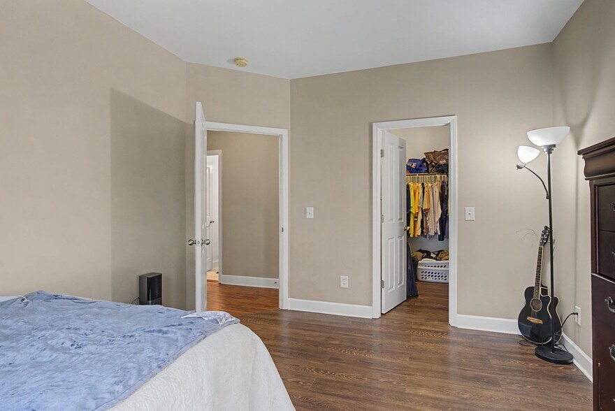 Building Photo - 7230 Althorp Way