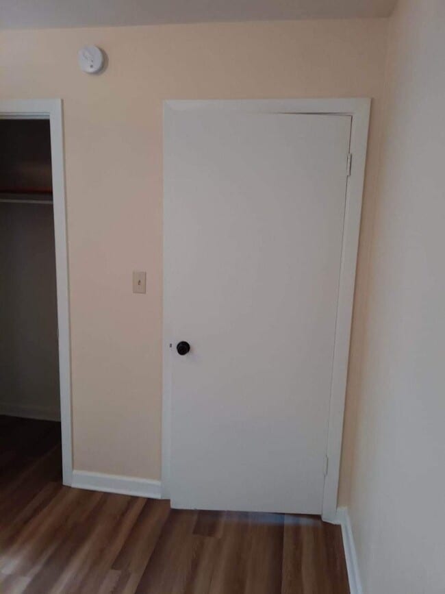 Building Photo - Convenient Cedar Hills Living Near Shopping & Major Roads