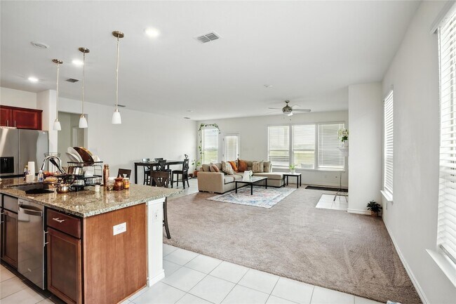Building Photo - 604 Bronze Forest Dr